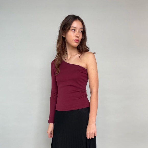 KOTN - One-Shoulder Long-Sleeve Top KOTN - NEW - Picture 5 of 6